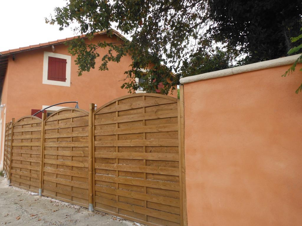 Appartement Le Romarin Mallemort Exteriör bild