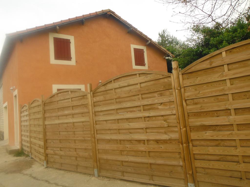 Appartement Le Romarin Mallemort Exteriör bild